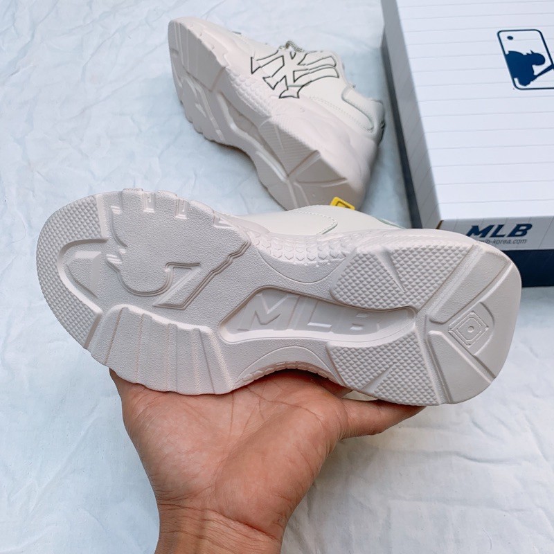 [Tặng hộp và quà tự chọn] Giày thể thao đế cao hoạ tiết n | BigBuy360 - bigbuy360.vn