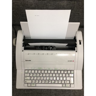 Máy đánh chữ Olympia Spendid