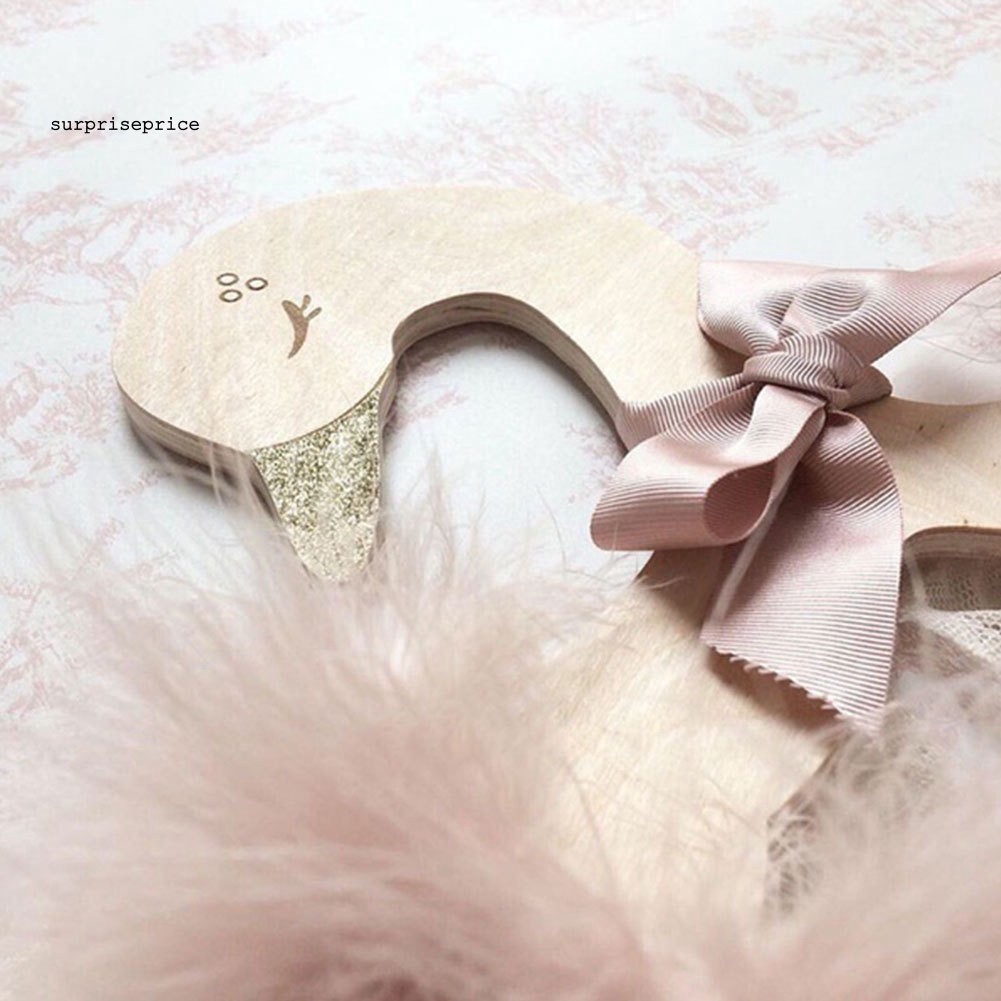 Móc treo quần áo bằng gỗ đính nơ dễ thương