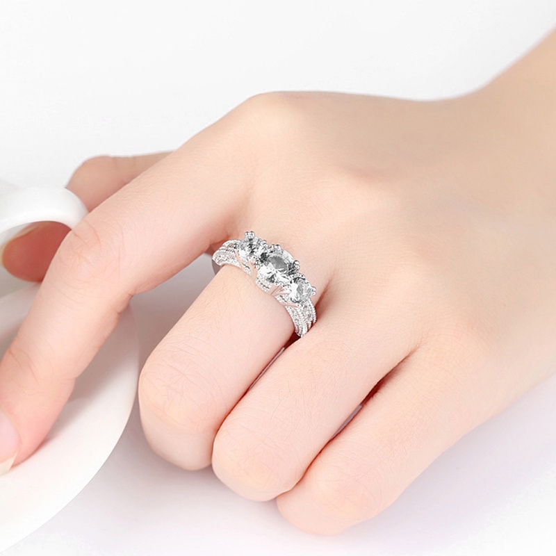 Nhẫn Kim Loại Màu Đen Đính Đá Zircon Sang Trọng Thời Trang Cho Nữ
