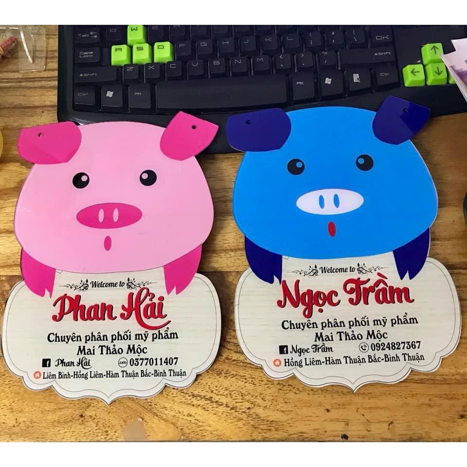 Biển hiệu mica Heo xinh - in thương hiệu shop - thiết kế theo yêu cầu