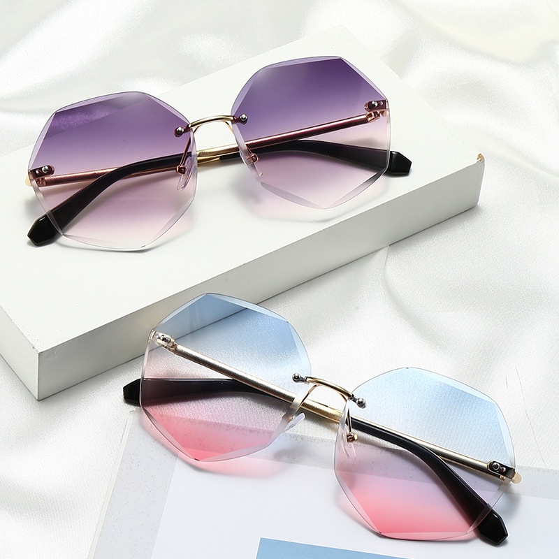 Mắt kính gọng lớn chống ánh sáng xanh thời trang