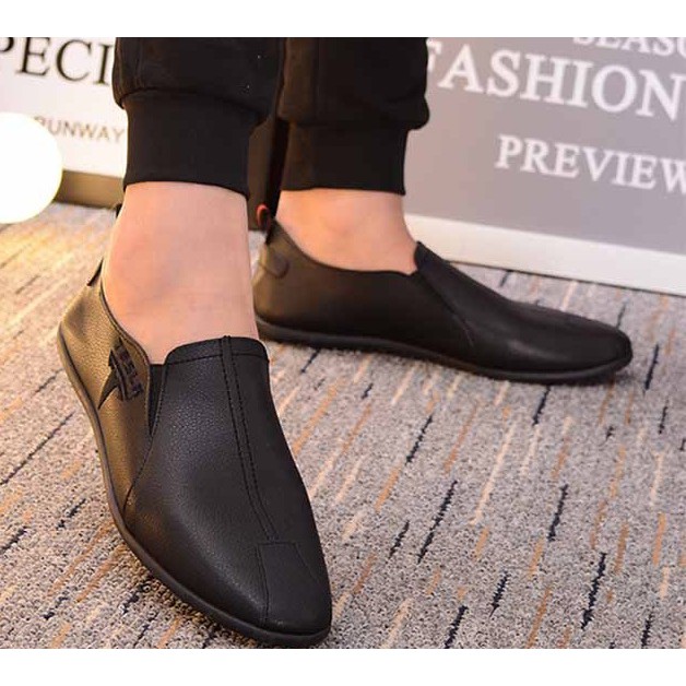 Giày nam slip on chỉ giữa mũi tháp da SM052