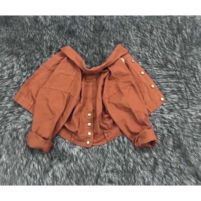 Áo khoác kaki jean nữ cao cấp nữa lưng phối nút sau áo