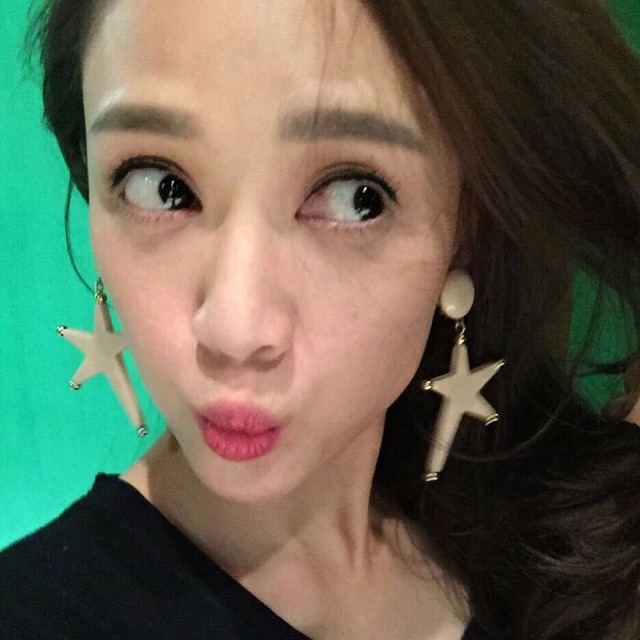 Bông tai sắc màu ngôi sao A2129