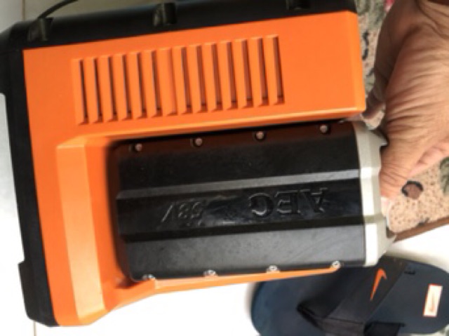 Pin sạc aeg 58v new