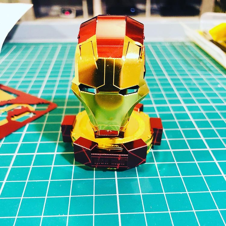 Mô Hình Kim Loại Lắp Ráp 3D Metal Head Marvel Nón Iron Man