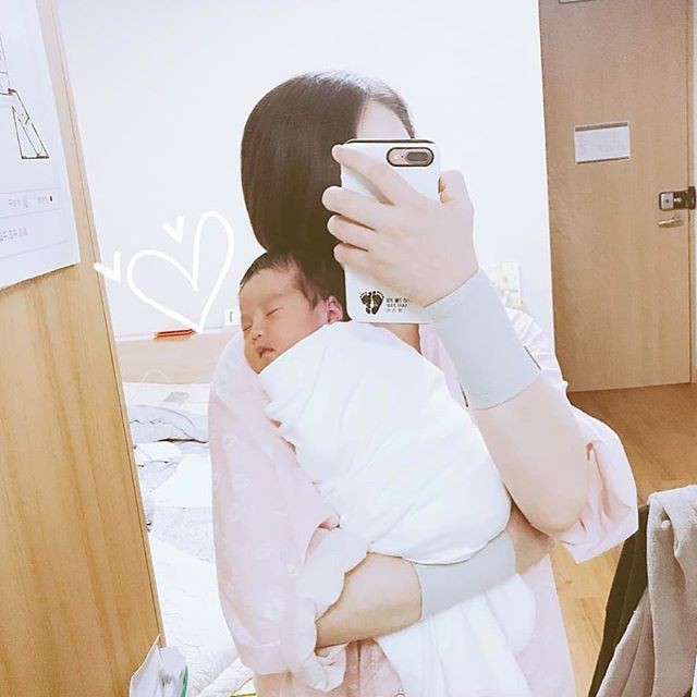 Đai Bảo Vệ Khớp Cổ Tay Cho Mẹ Bầu Và Sau Sinh Thương Hiệu Mothersbaby Hàn Quốc