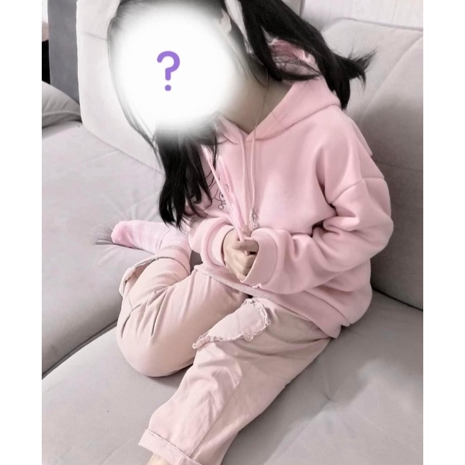 Áo khoác màu hồng in hình chiếc nơ hellokitty sau áo