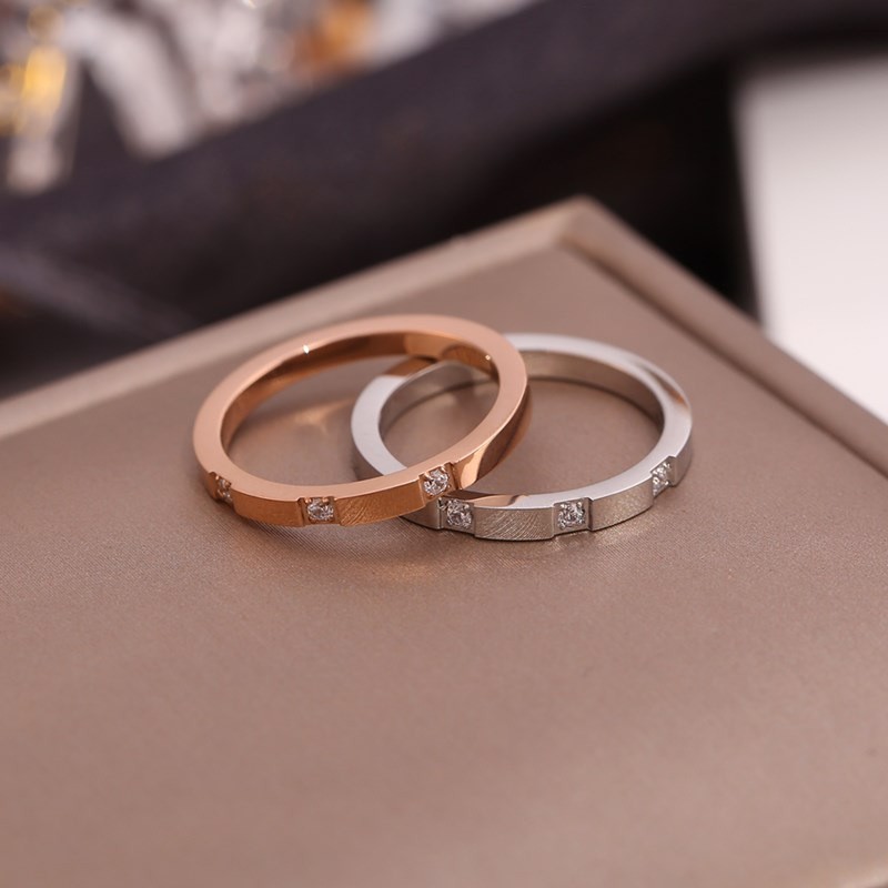Nhẫn đính hôn kim cương thép titan thiết kế tối giản thời trang cho nữ