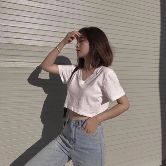 Áo croptop cổ tim. [Sẵn].