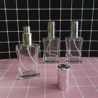 Chai thủy tinh 50ml - chai chiết nước hoa dạng xịt