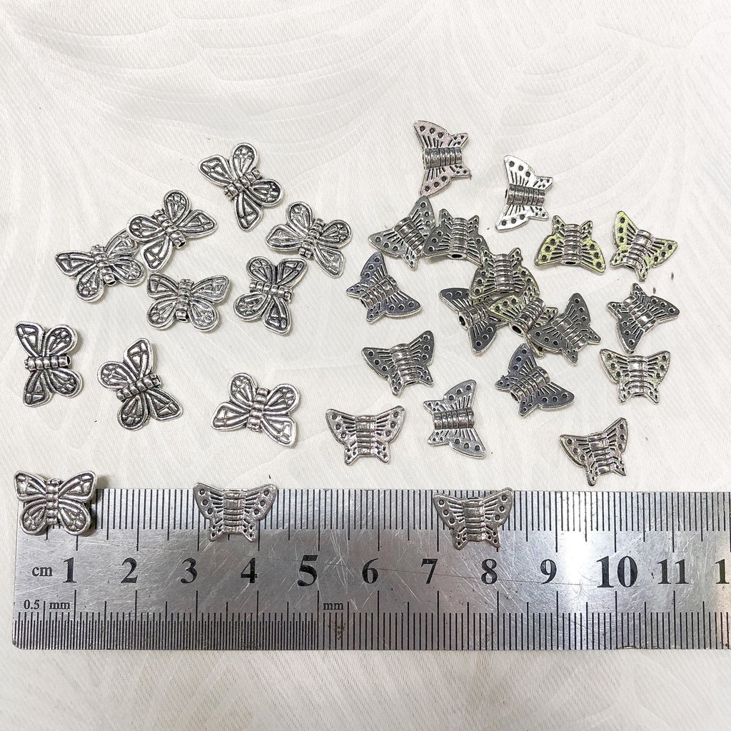 Mặt bướm xỏ ngang