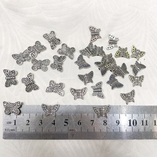 Mặt bướm xỏ ngang
