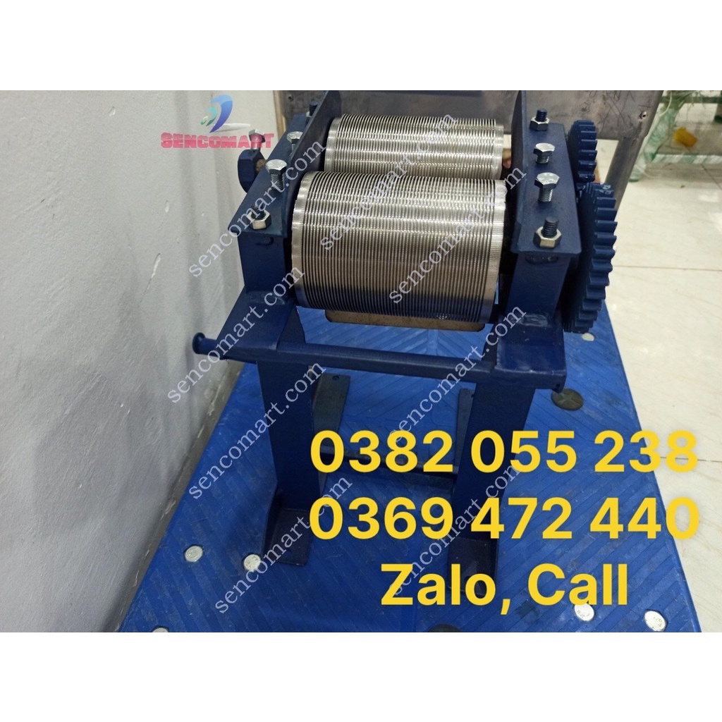 Máy cắt bì làm nem chua, nem thính, máy thái bì heo quay tay