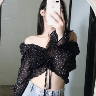 Áo croptop ulzzang hoa nhí
