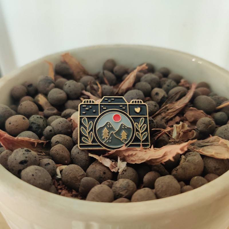Ghim cài áo QIHE JEWELRY trang trí hình máy ảnh hoạt hình phong cách retro Nhật Bản