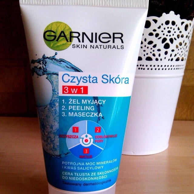 Sữa rửa mặt Garnier 3in1