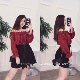 Áo chấm bi nhún vai