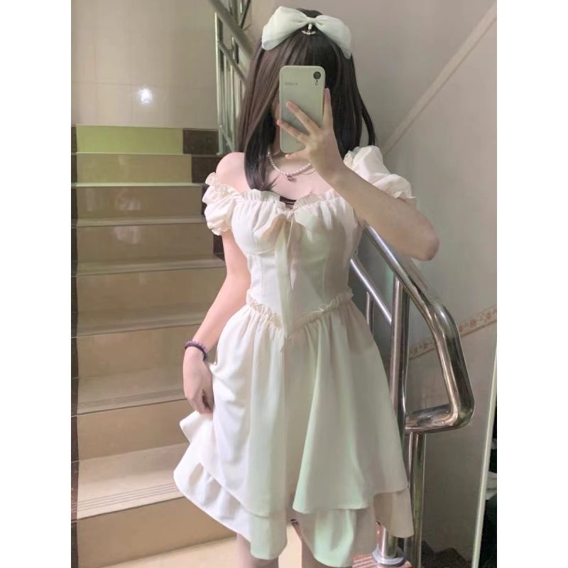 Đầm nữ cổ vuông tay phồng phối ren phong cách pháp cổ điển thời trang