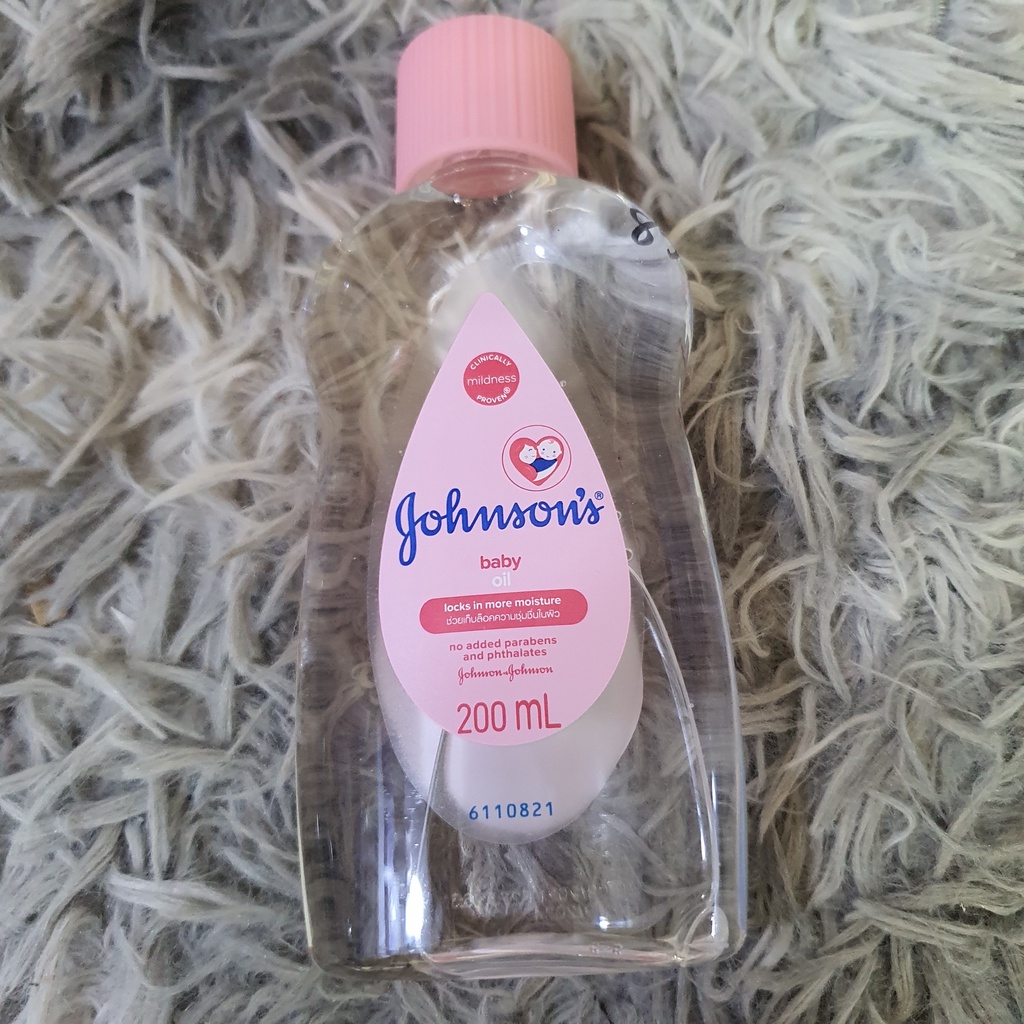 Dầu mát-xa và dưỡng ẩm Johnson Baby (200ml) baby oil