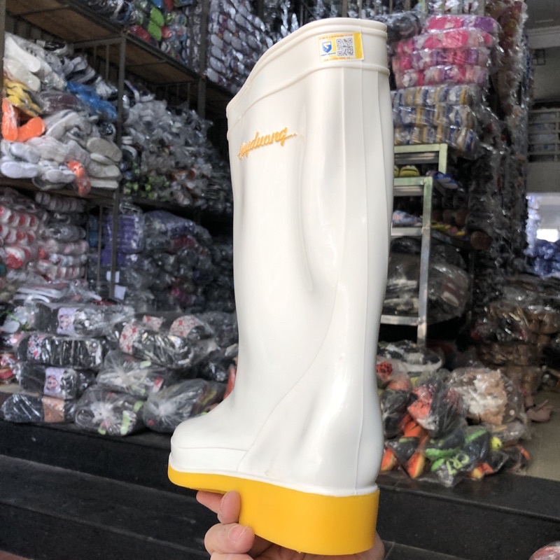 Ủng đi mưa bảo hộ lao động Thuỳ Dương chính hãng, cao su bền đẹp giá rẻ