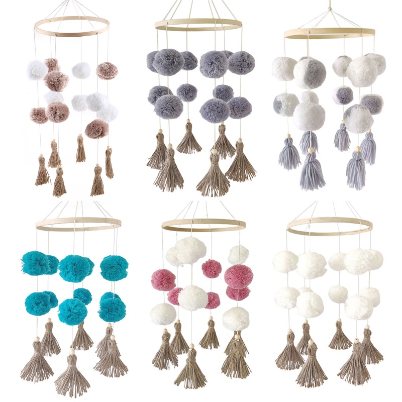 Chuông Gió Bóng Lông Tua Rua Nhiều Màu Sắc Treo Nôi Em Bé Trang Trí Phòng Trẻ Em