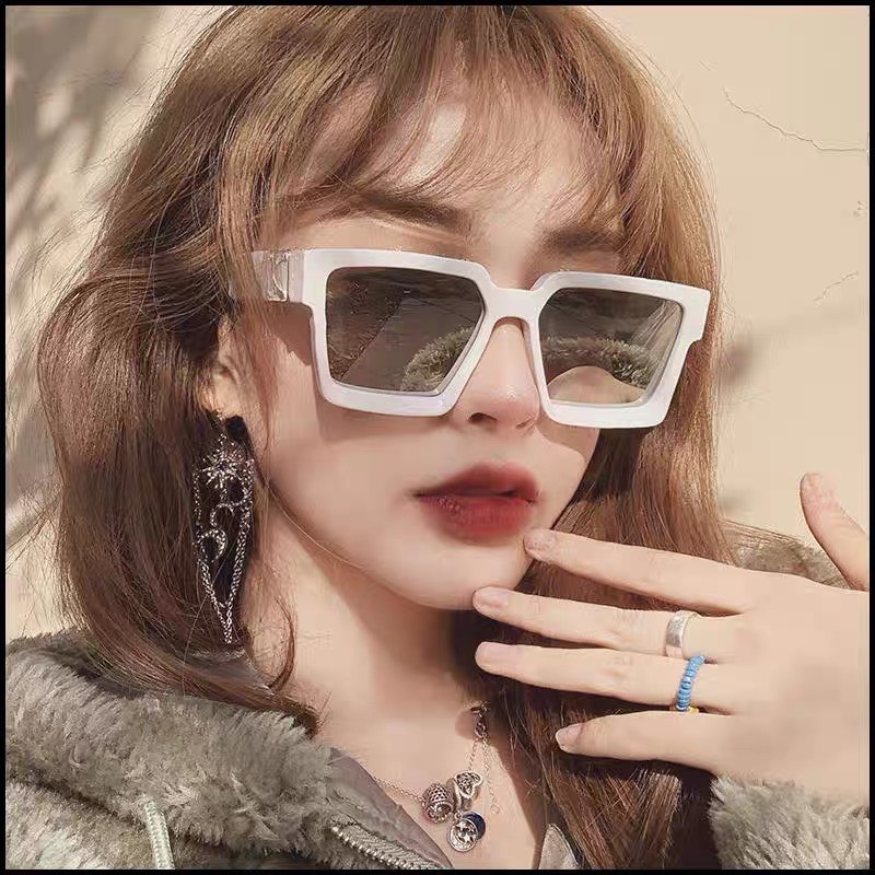 [ HOT - ITEM] Kính hot girl nhiều màu siêu sang chảnh Kính bản to nam nữ