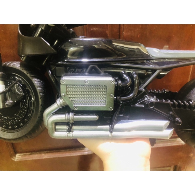 Xe Batman size lớn dài hơn 30cm và size nhỏ phiên bản dính cát