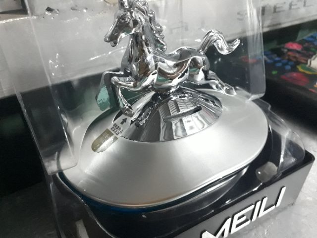 Sản phẩm gia đình làm: Nước hoa dành cho xe hạng sang