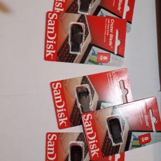01 cái USB 8GB nhãn Sandisk
