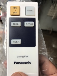 Điều khiển quạt Panasonic treo tường.