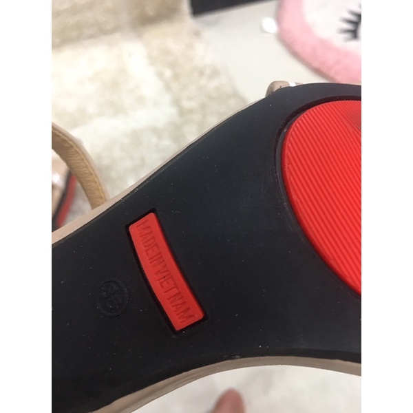 Giày si y hình mới cao