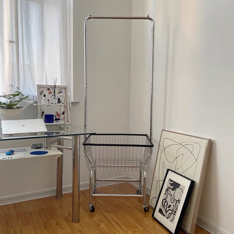 Giá treo quần áo kèm giỏ đựng, sang trọng, chắc chắn, linh hoạt với bánh xe di chuyển- ANI.ROOM