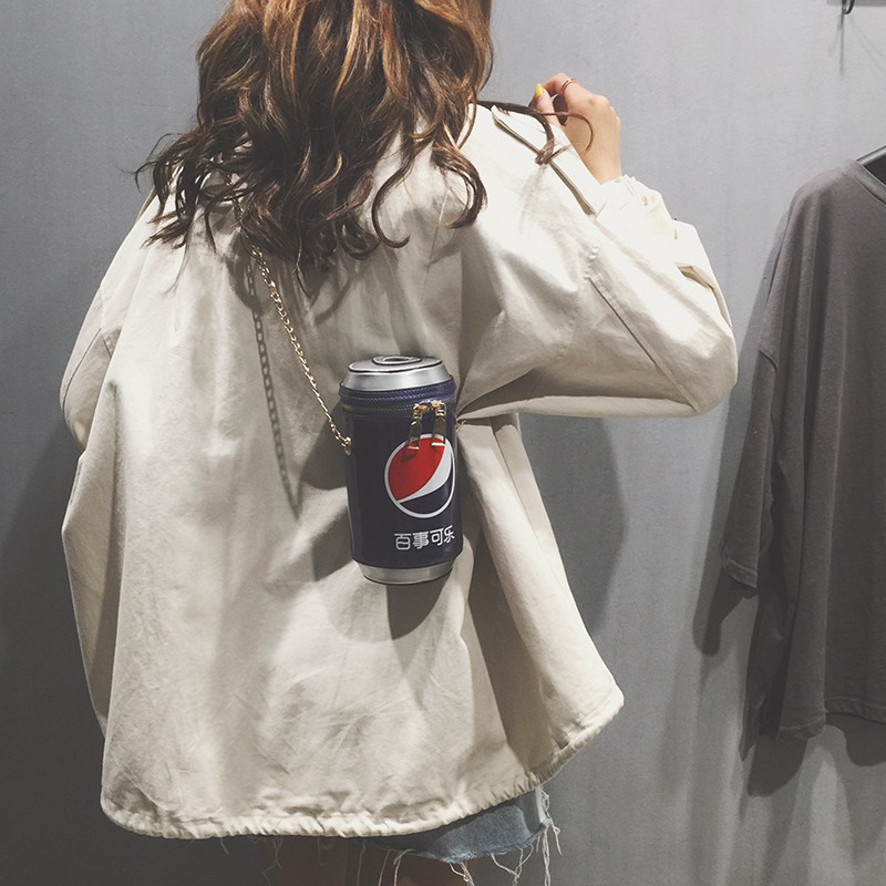 Túi đeo hình lon Coca, Pepsi độc lạ