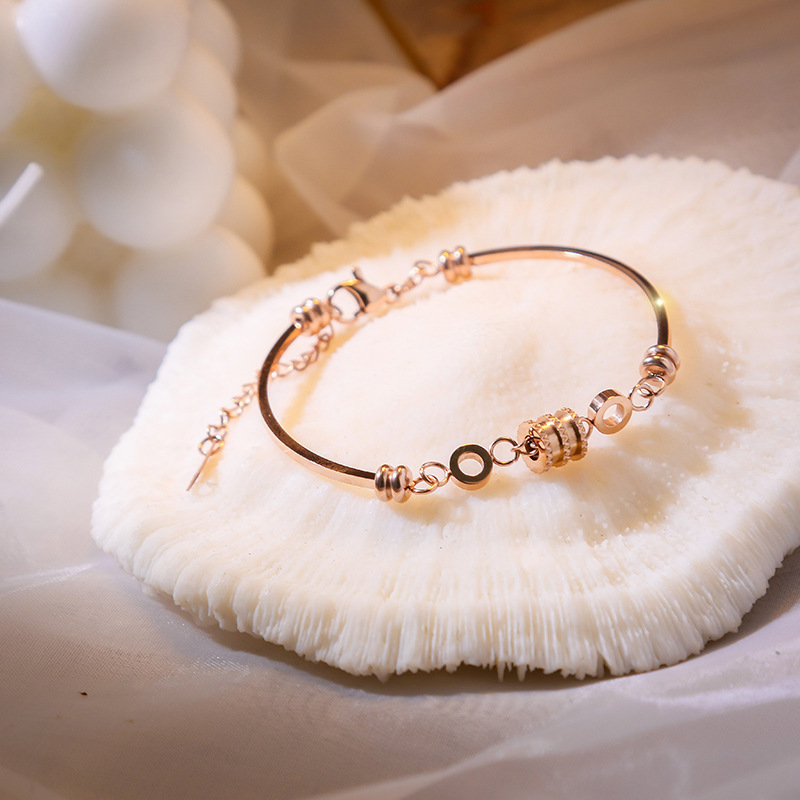 Vòng đeo tay đơn giản thời trang 2021 dành cho nữ