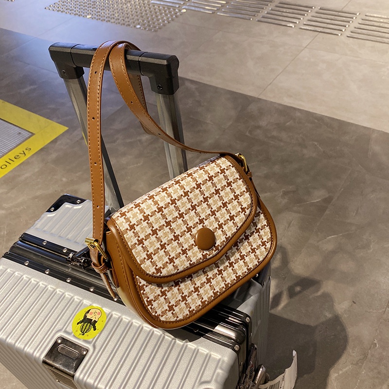 Túi đeo vai hình vuông cỡ nhỏ bằng vải len phối màu tương phản thời trang thu đông mới 2021