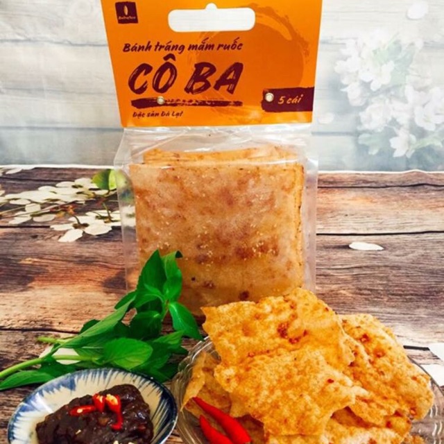 Bánh tráng cô 3 là một thương hiệu nổi tiếng ở Đà Lạt mà khi ai đến đà lạt cũng sẽ không thể bỏ qua món yêu thix này ạ .