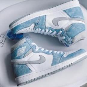 (bachhoa)Giày Jordan 1 cao cổ hyper royal xanh nỉ, Giày JD1 xanh nỉ cổ cao siêu hot 2021 Full Box Bill nam nữ đủ size