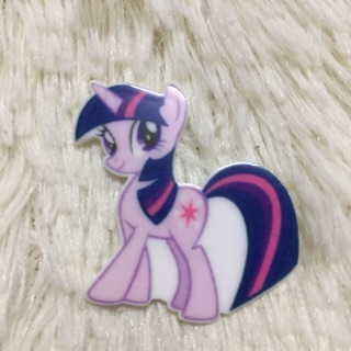 Mặt nhựa PONY