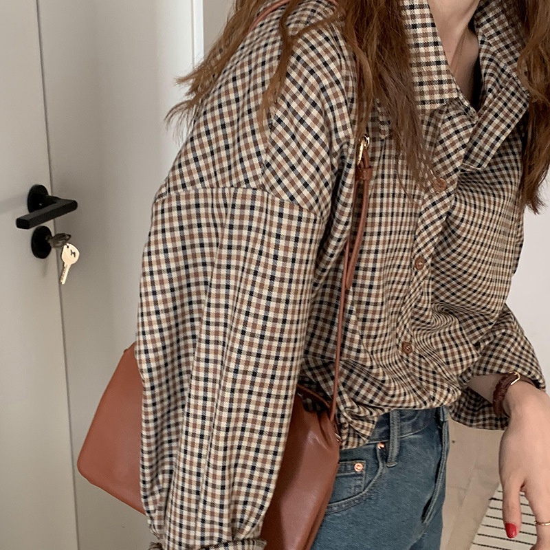 Áo sơ mi IELGY họa tiết caro màu nâu dang rộng tay dài thời trang retro cho nữ