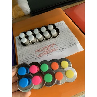 Vỉ 10 núm chặn giấy nam châm đính bảng, loại bọc sắt núm nhựa fi 32mm.