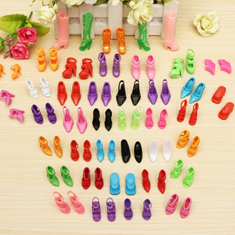 Set 5 Đôi Giày Mini Bằng Nhựa Cho Búp Bê Barbie (Giao mẫu ngẫu nhiên)