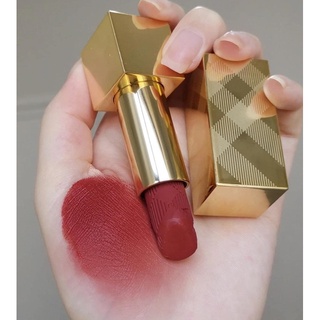 Son Burberry 93 Matte Russet (vỏ vàng limited, sẵn sale Authentic)
