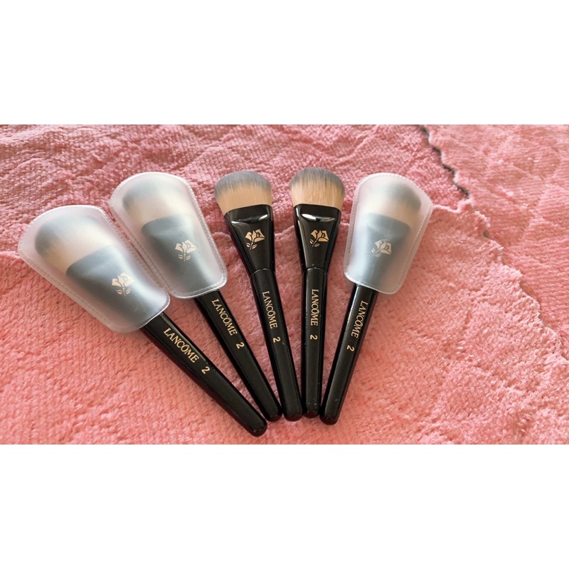 Cọ nền Lancome.