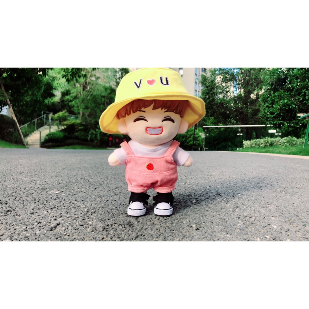 DOLL  BTS V