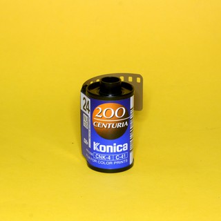 Film chụp ảnh outdate Konica Centuria 200