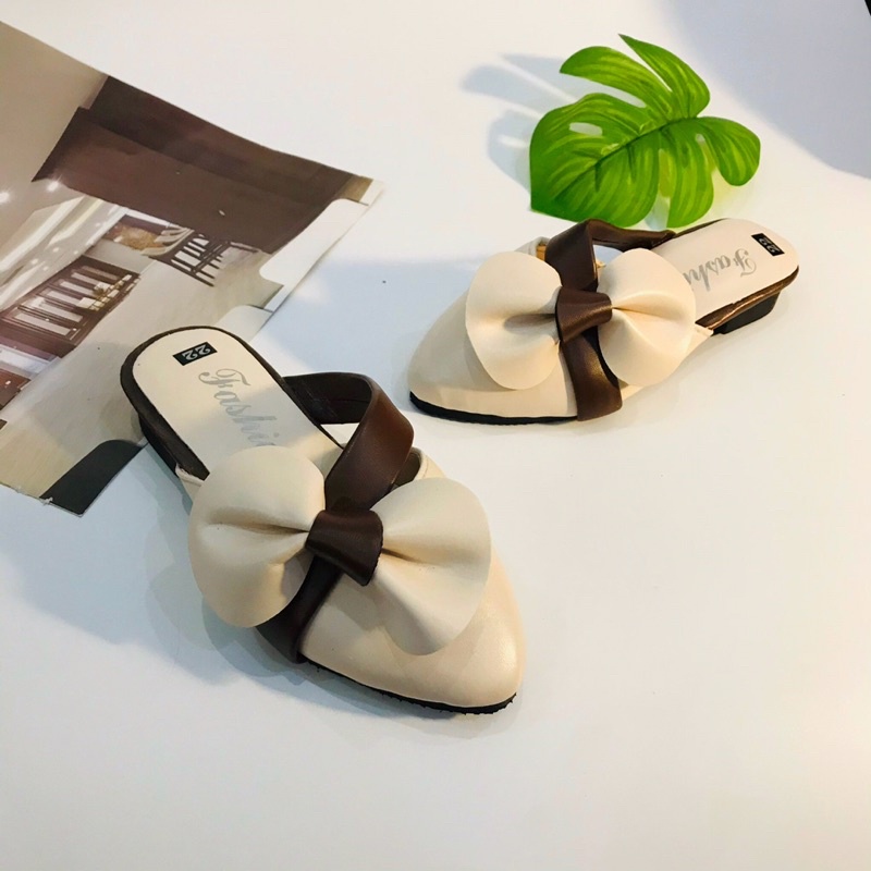 Sục mũi nhọn trẻ em nơ