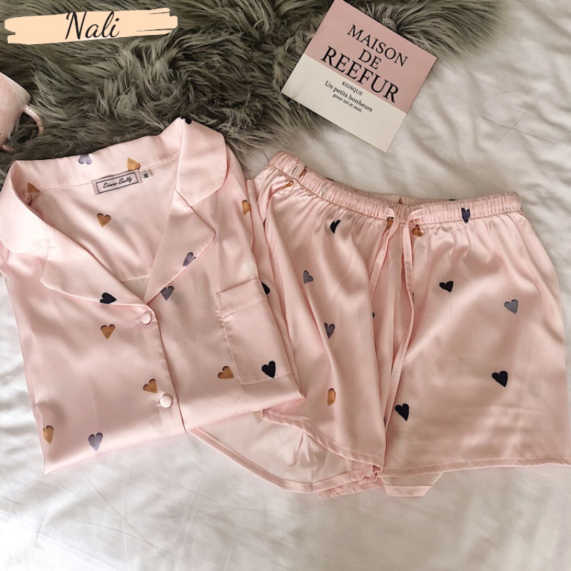 Bộ đồ ngủ cộc tay hoạ tiết hình trái tim, bộ pijama lụa satin đùi siêu mềm mát NL117 | BigBuy360 - bigbuy360.vn
