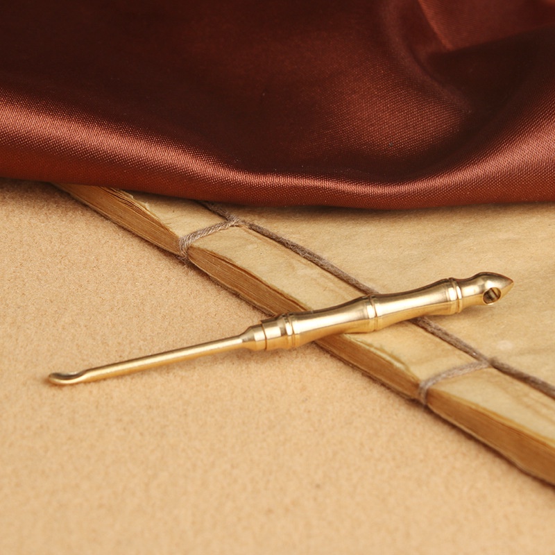 Cây Lấy Ráy Tai Kiêm Tăm Xỉa Răng Bằng Đồng Thau Có Móc Treo